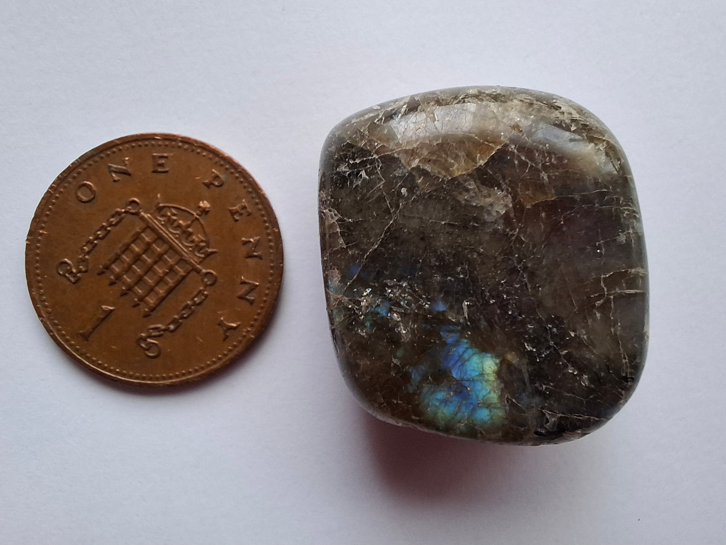 Labradorite, Tumble Stone, Crystal (Ref: T211)