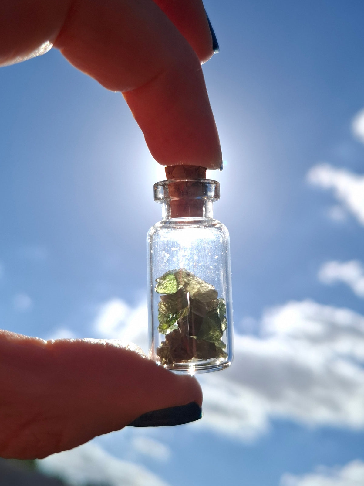 Moldavite Chips (2.00g) in 3ml Bottle, Tektite (Ref: B41)