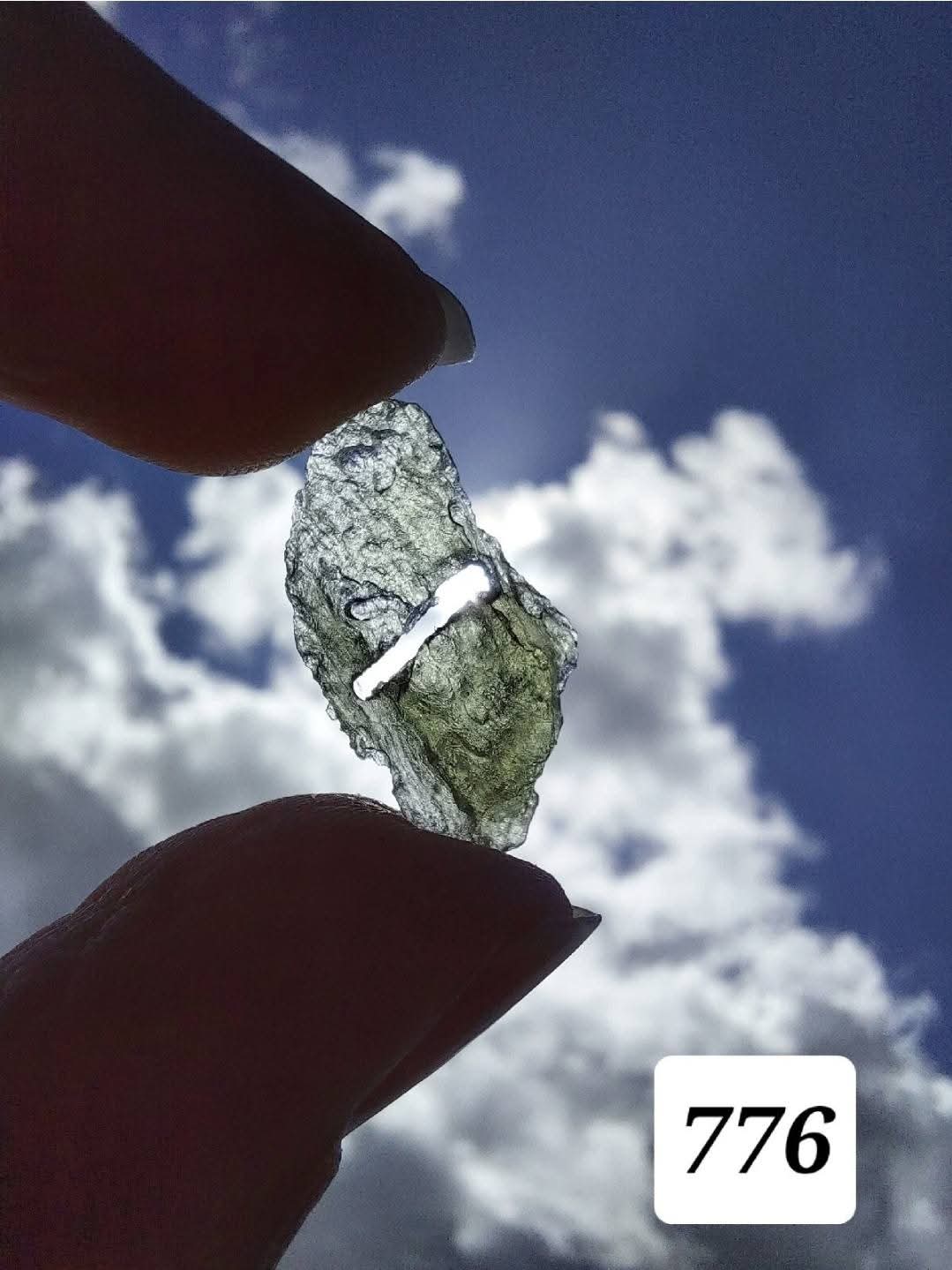 Moldavite Piece, 0.63g, Tektite (Ref: 776)