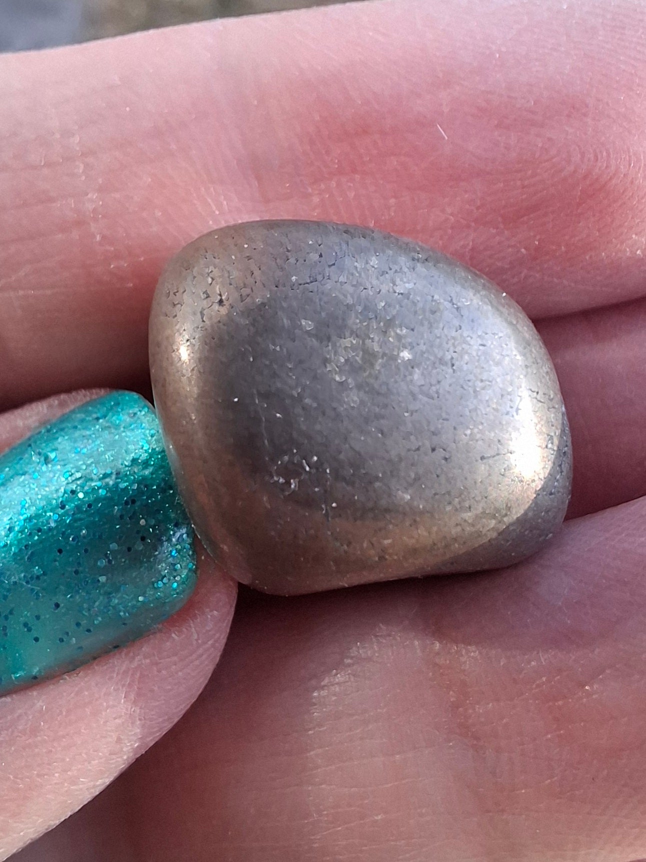 Apache Gold Tumble Stone, Crystal (Ref: T231)