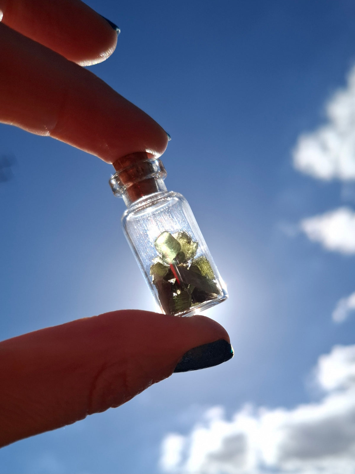 Moldavite Chips (2.00g) in 3ml Bottle, Tektite (Ref: B43)