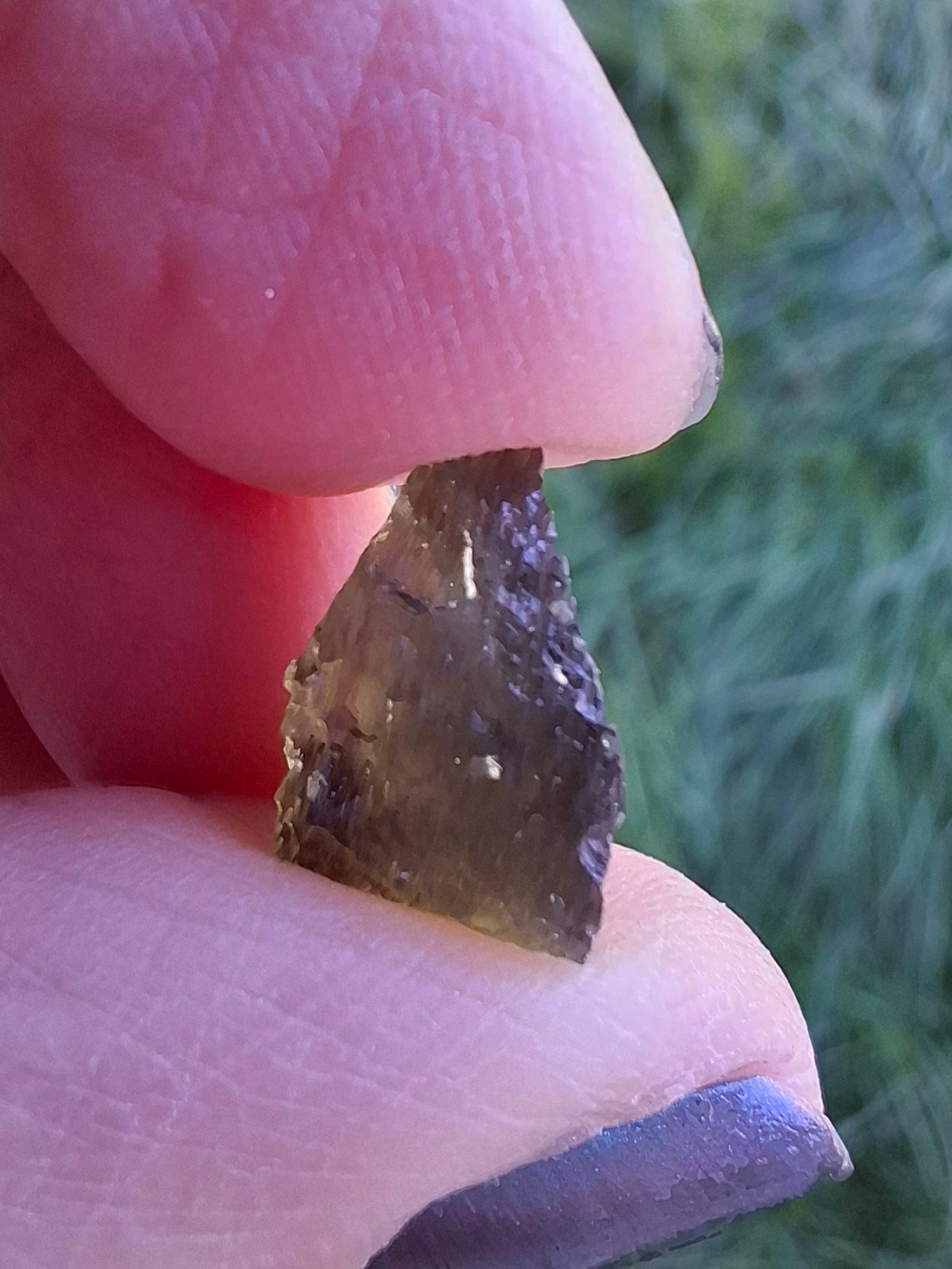 Moldavite Piece, 0.81g, Tektite (Ref: 1400)
