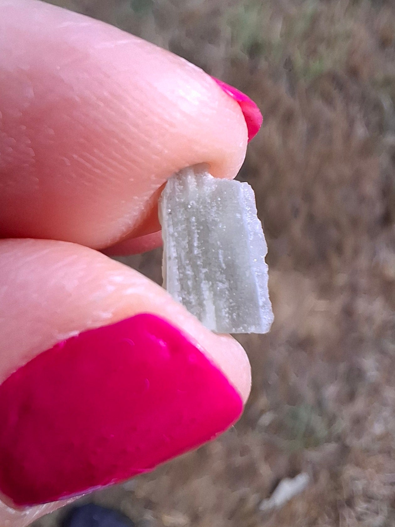 Moldavite tiny piece, SNOWFLAKE, FROSTED, BRUSNA, 0.18g, Tektite (Ref: 1496)