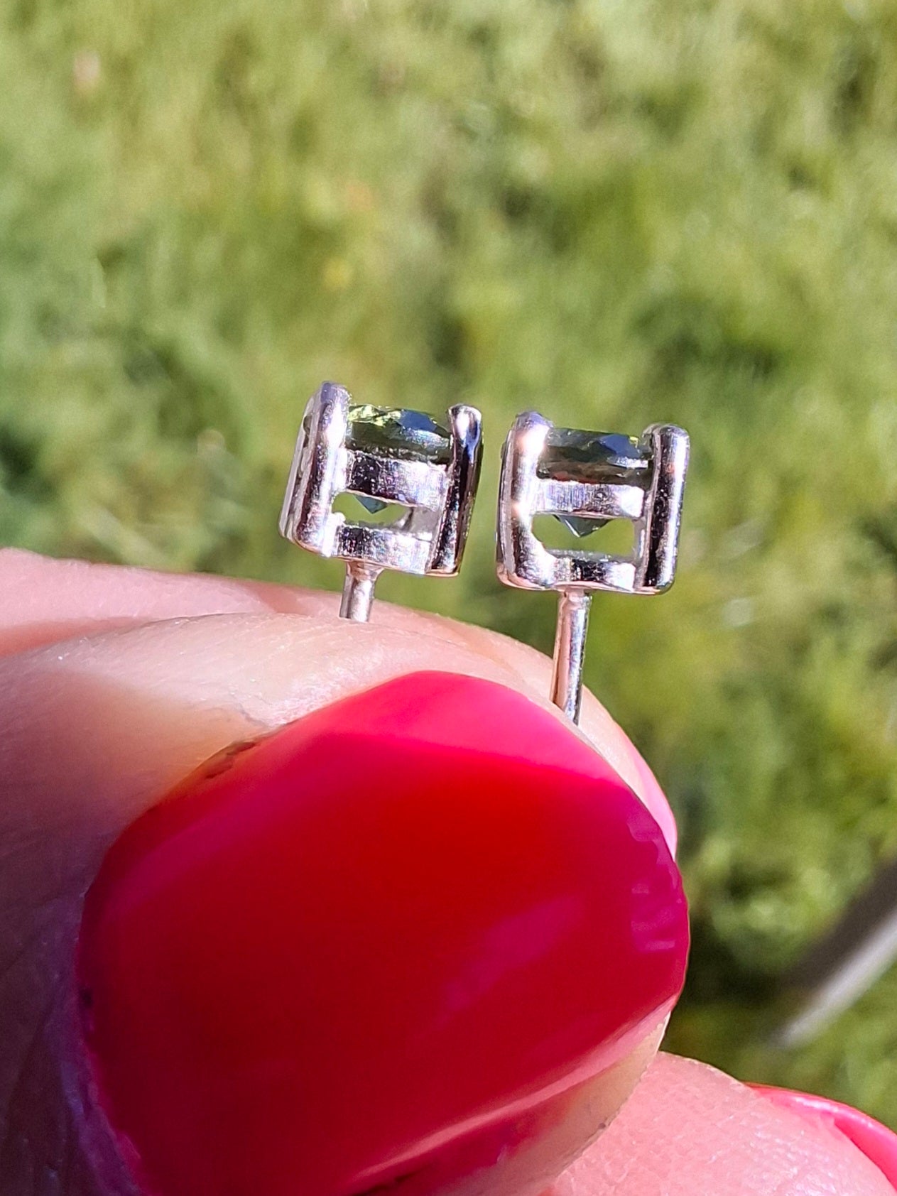 Moldavite (faceted) 5mm STUD EARRINGS, 925 Silver, Tektite (Ref: Pair17)