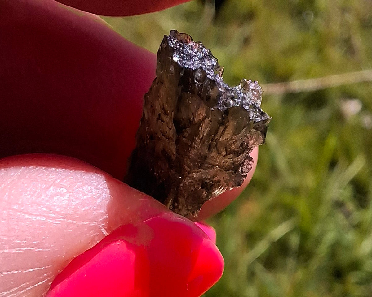 Moldavite Piece, 0.65g, Tektite (Ref: 1410)