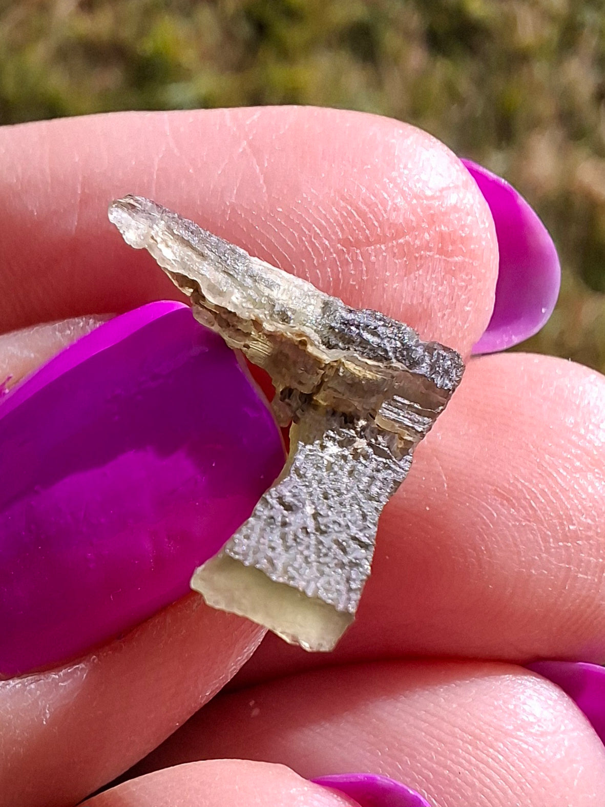 Moldavite Piece, 0.66g, Tektite (Ref: 1436)