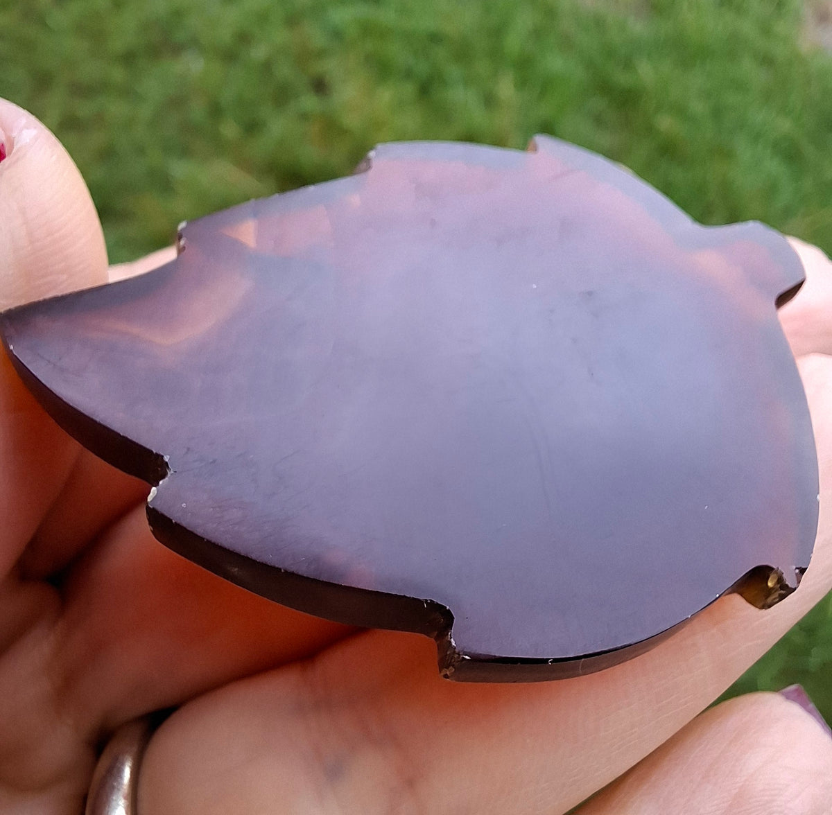 Red Amber Leaf Carving, 7.69g, Fossil (Ref: Leaf10)