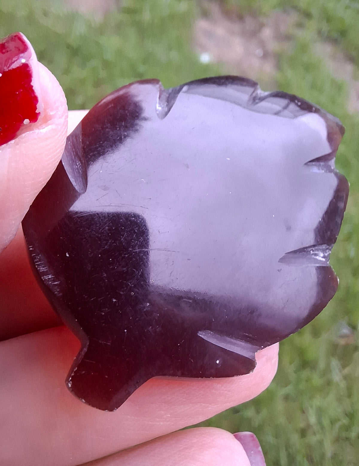 Red Amber Leaf Carving, 8.45g, Fossil (Ref: Leaf1)