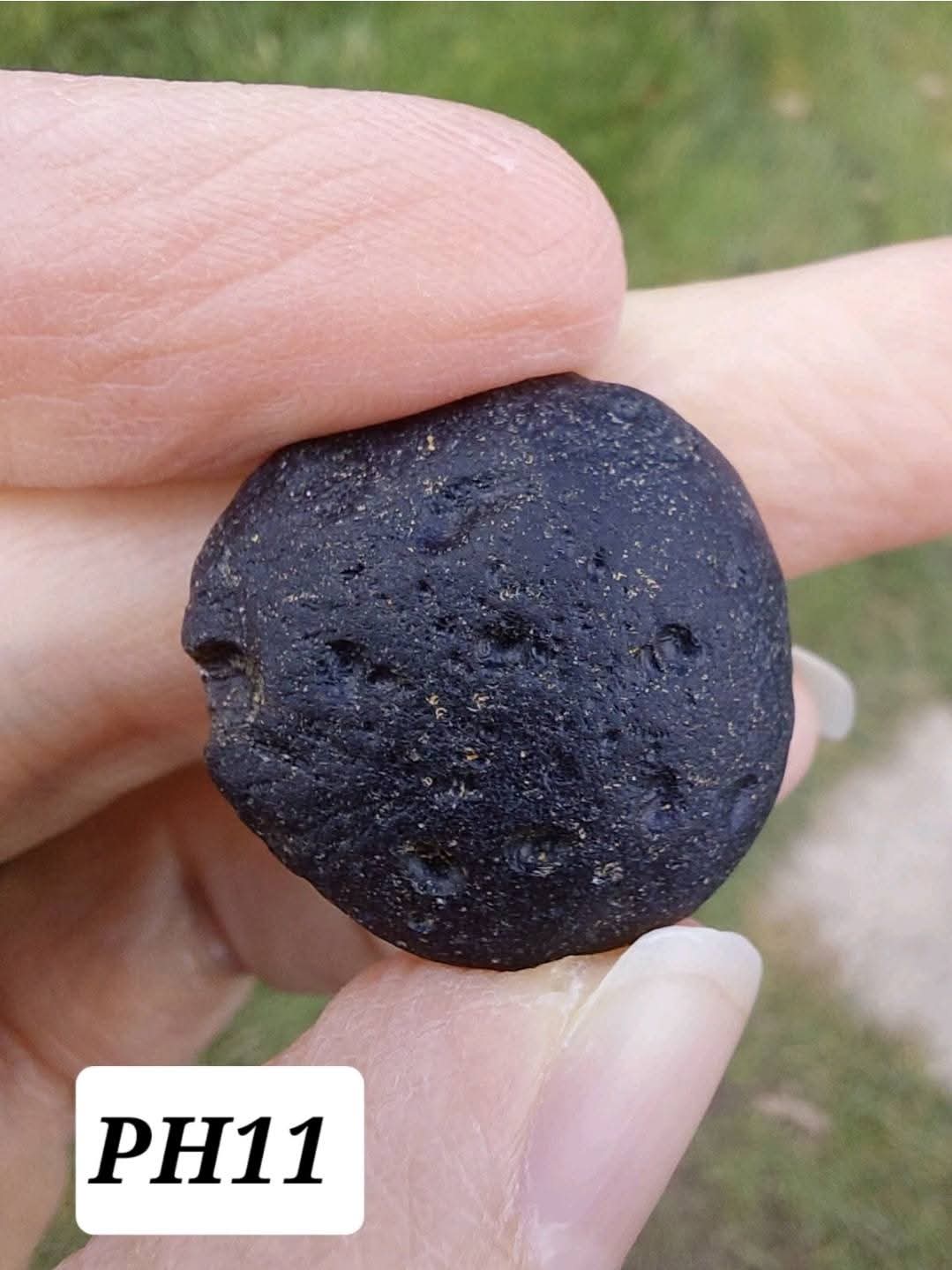 Philippinite (Rizalite), 7.48g, Tektite