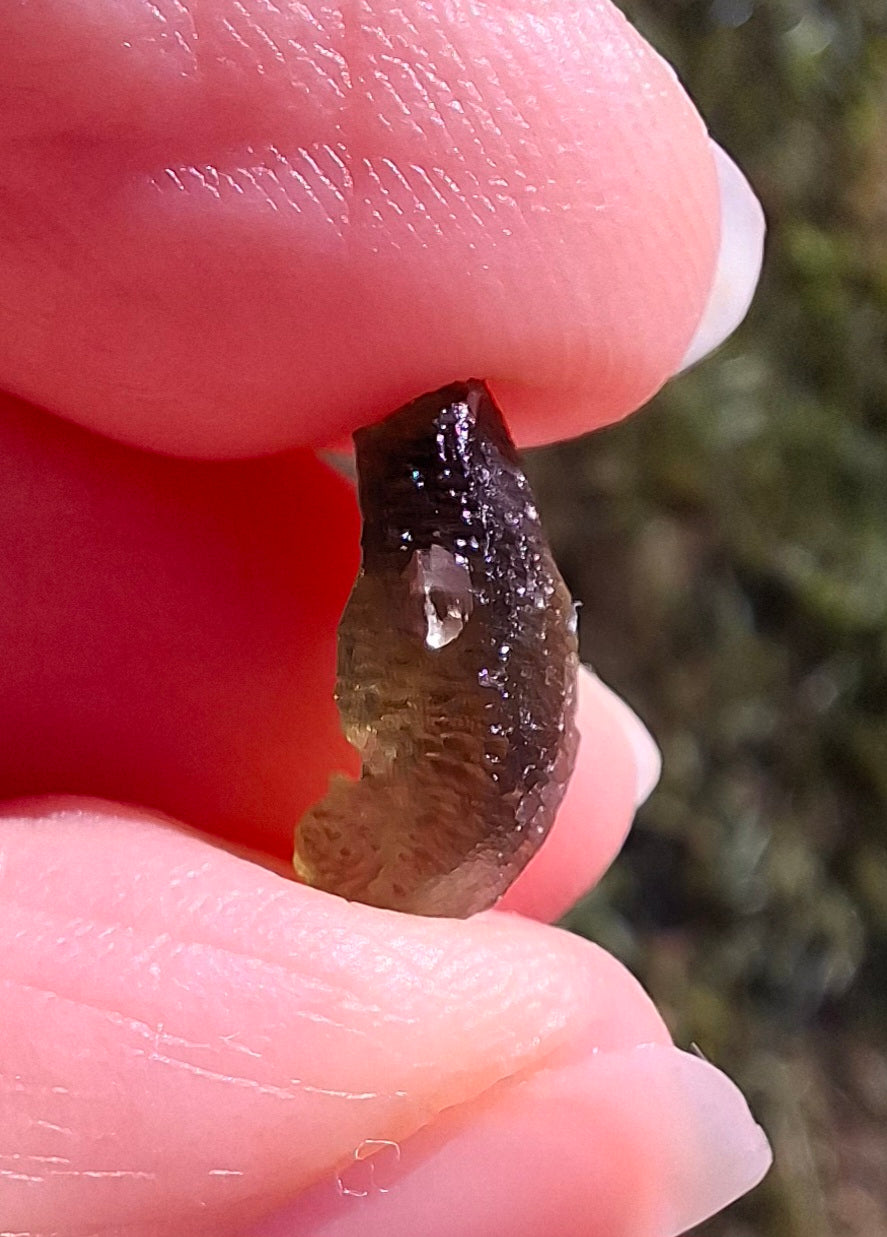Moldavite Piece, 0.59g, Tektite (Ref: 1413)