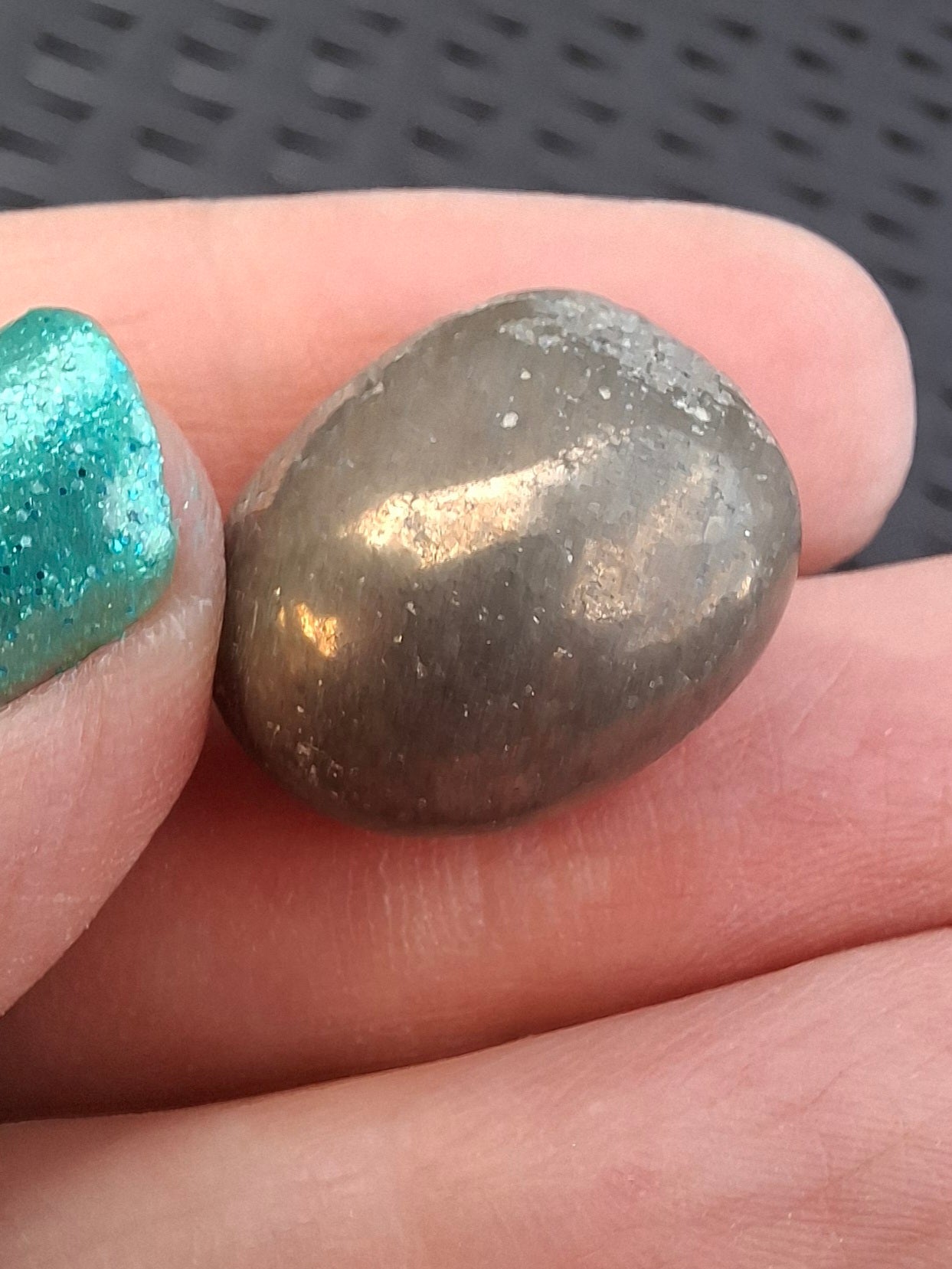 Apache Gold Tumble Stone, Crystal (Ref: T227)