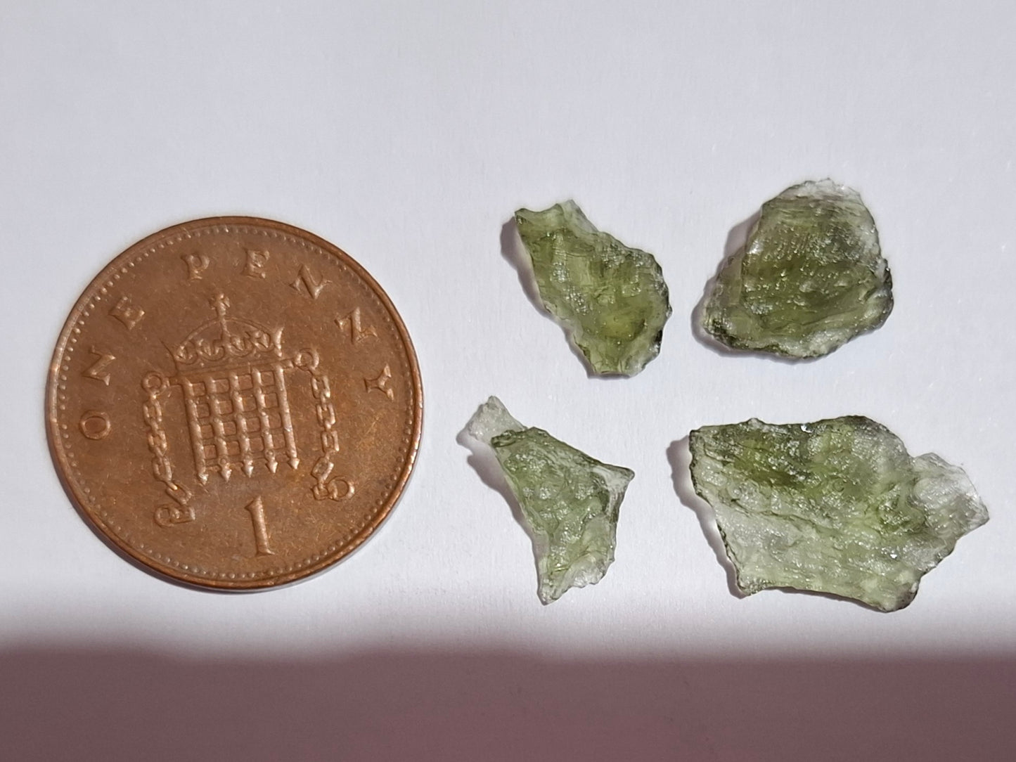 Moldavite chip Bundle, 1g, 4 pcs, Tektite (Ref: MB30)