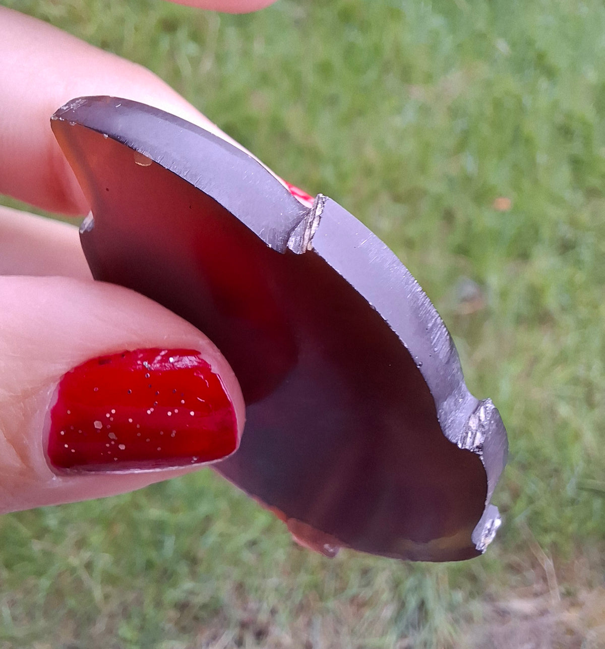 Red Amber Leaf Carving, 8.35g, Fossil (Ref: Leaf2)