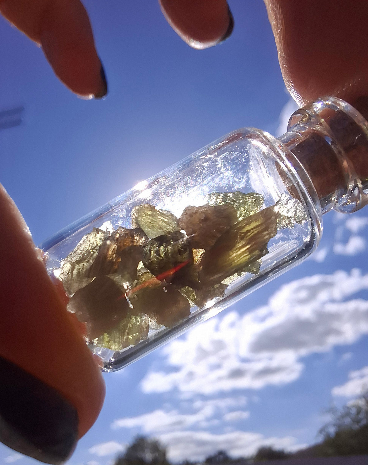 Moldavite Chips (2.00g) in 3ml Bottle, Tektite (Ref: B40)