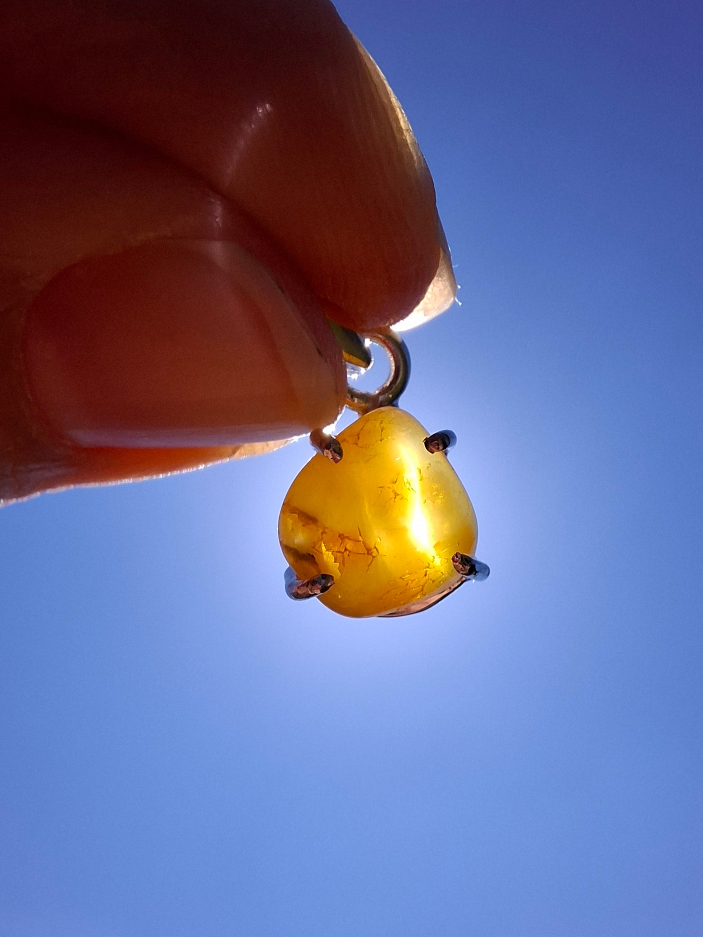 Baltic Amber Pendant, 925 Silver, Fossil (Ref: AP18)