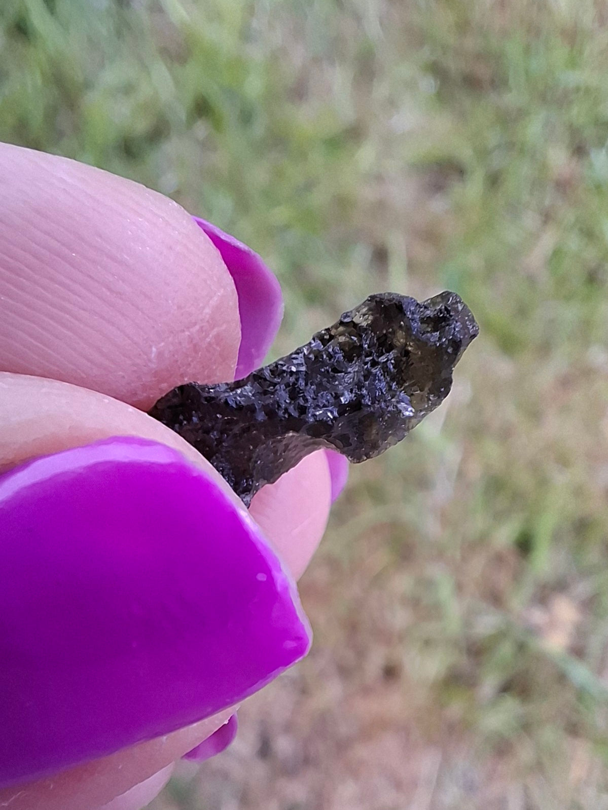 Moldavite Piece, 0.98g, Tektite (Ref: 1427)