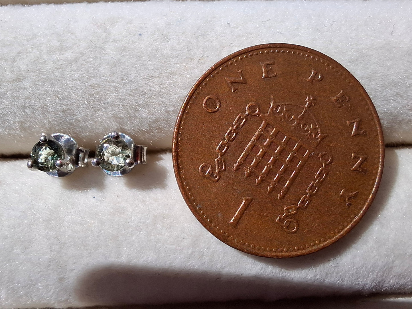 Moldavite (faceted) 3mm STUD EARRINGS, 925 Silver, Tektite (Ref: Pair57)