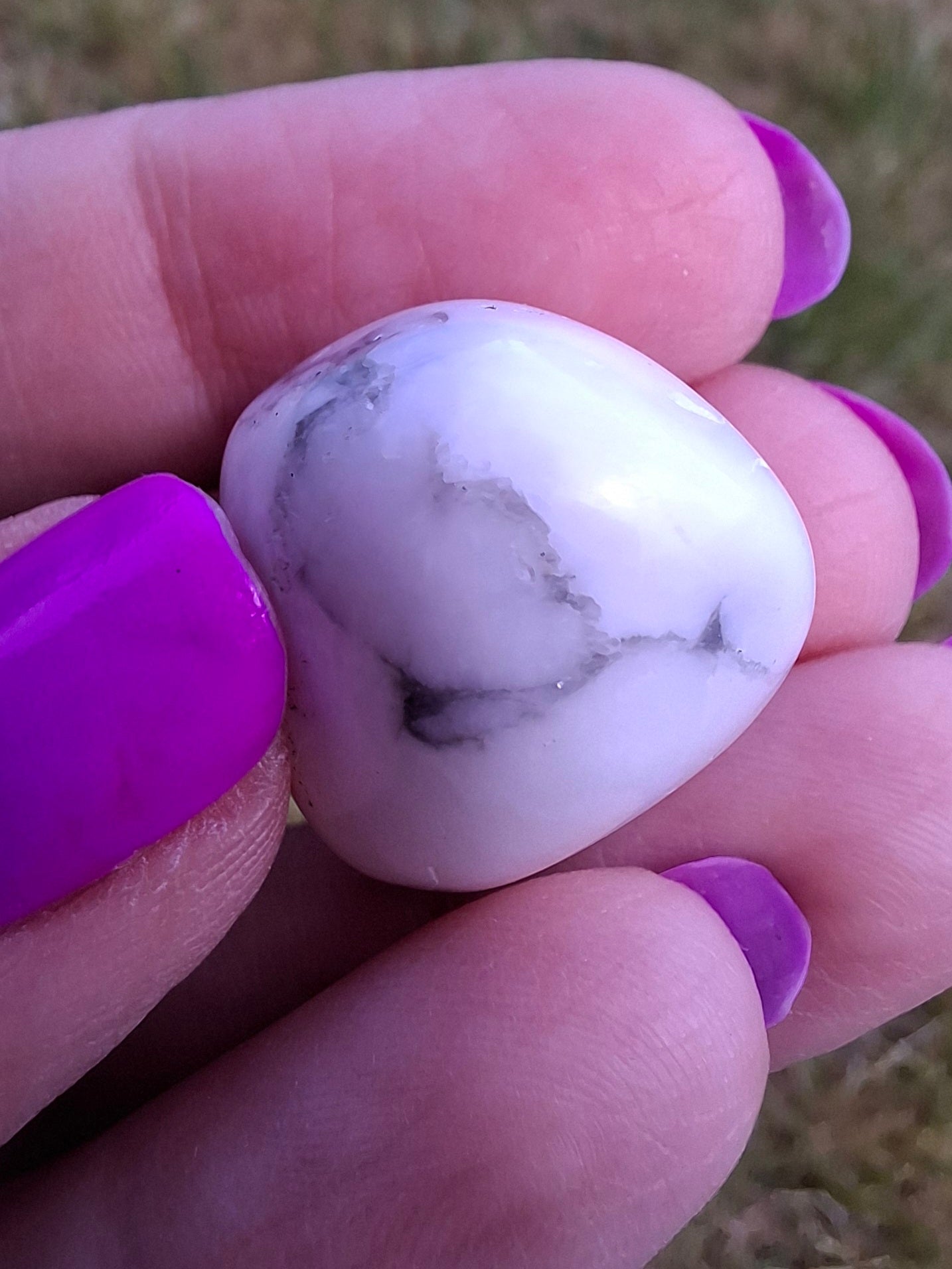 Howlite, Tumble Stone, Crystal (Ref: T42)