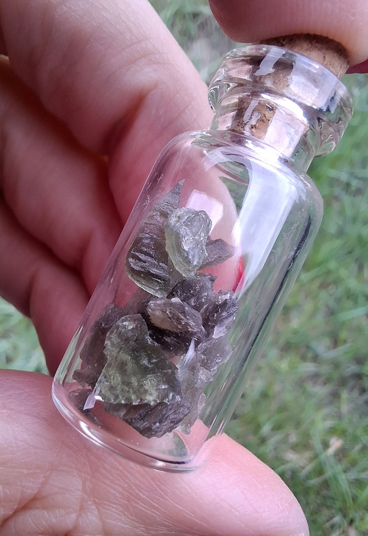 Moldavite Chips (2.00g) in 3ml Bottle, Tektite (Ref: B40)