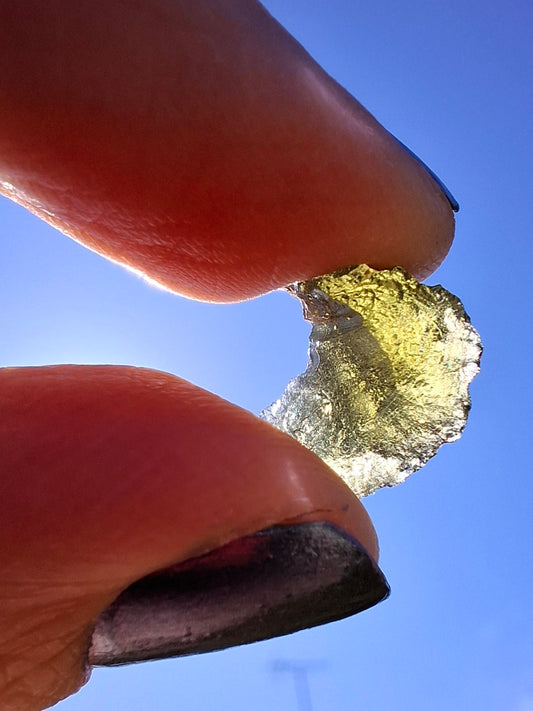 Moldavite Piece, 0.81g, Tektite (Ref: 1400)