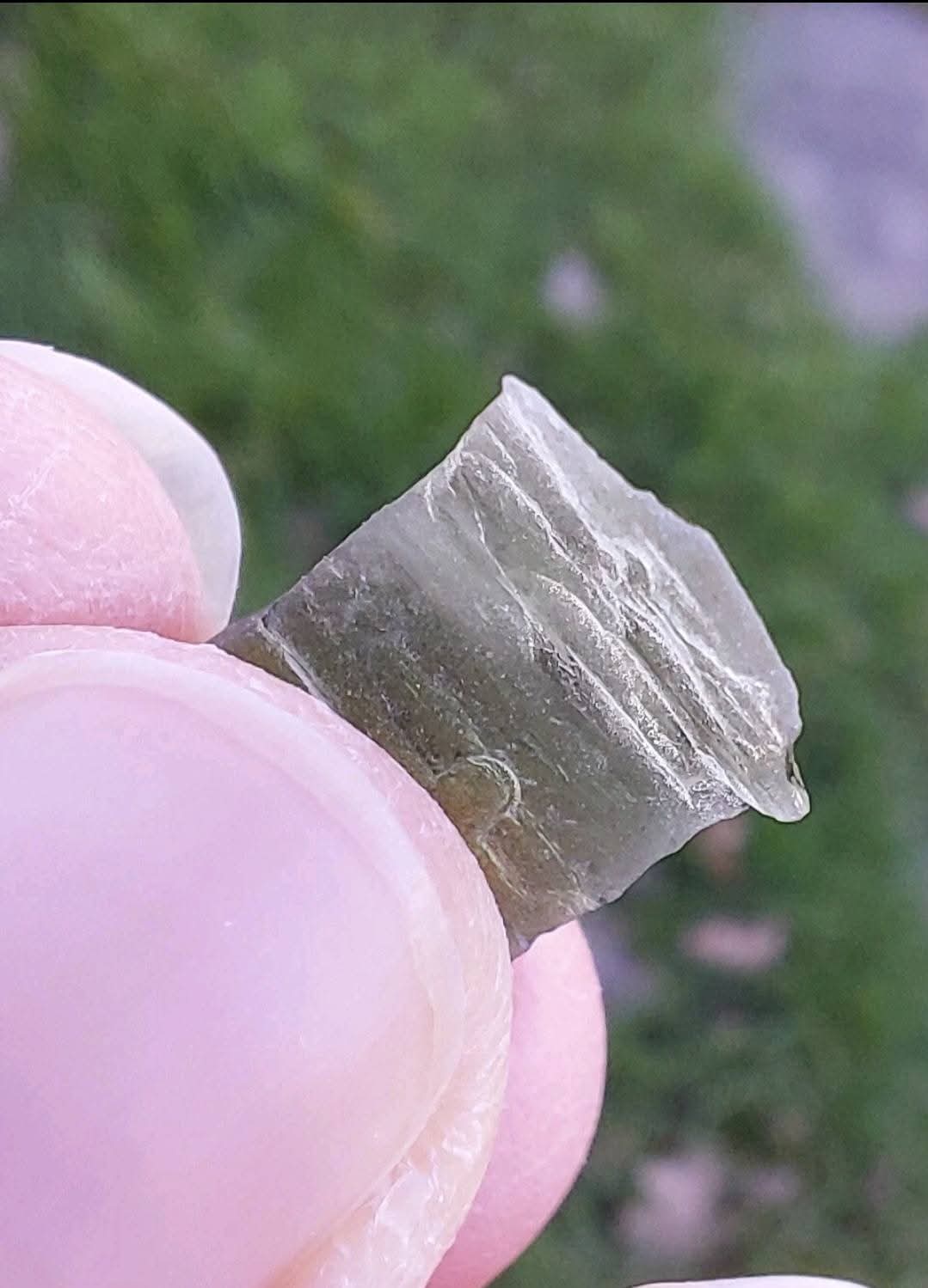 Moldavite Piece, 0.89g, Tektite (Ref: 1011)