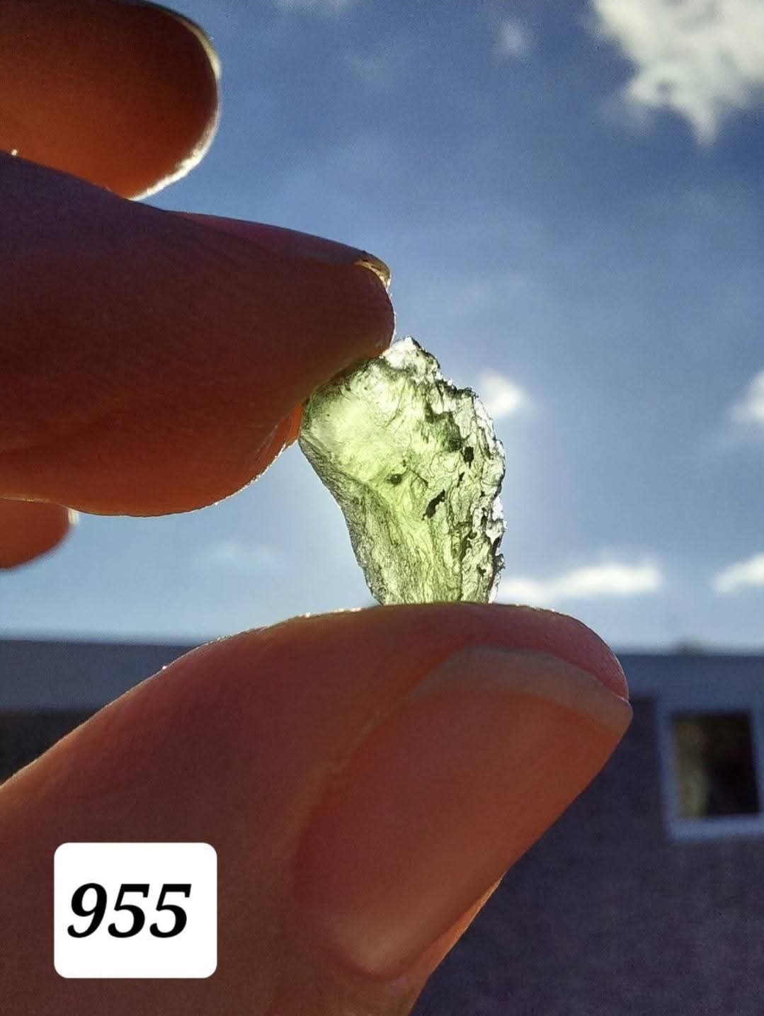 Moldavite Piece, 0.62g, Tektite (Ref: 955)