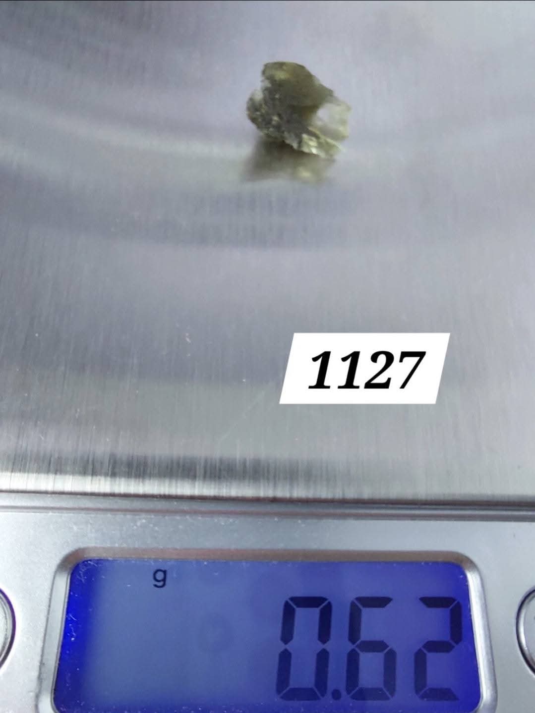 Moldavite Piece, 0.62g, Tektite (Ref: 1127)