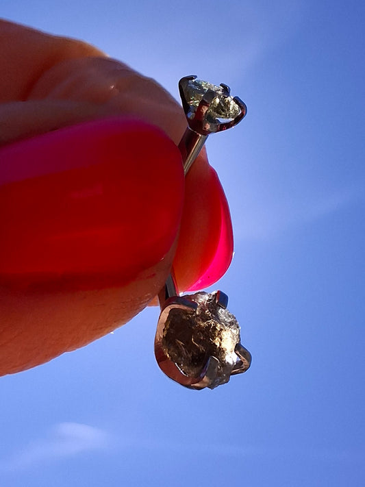 Moldavite (raw) BELLY BAR, 14G, Surgical Steel, Tektite (Ref: BB2)