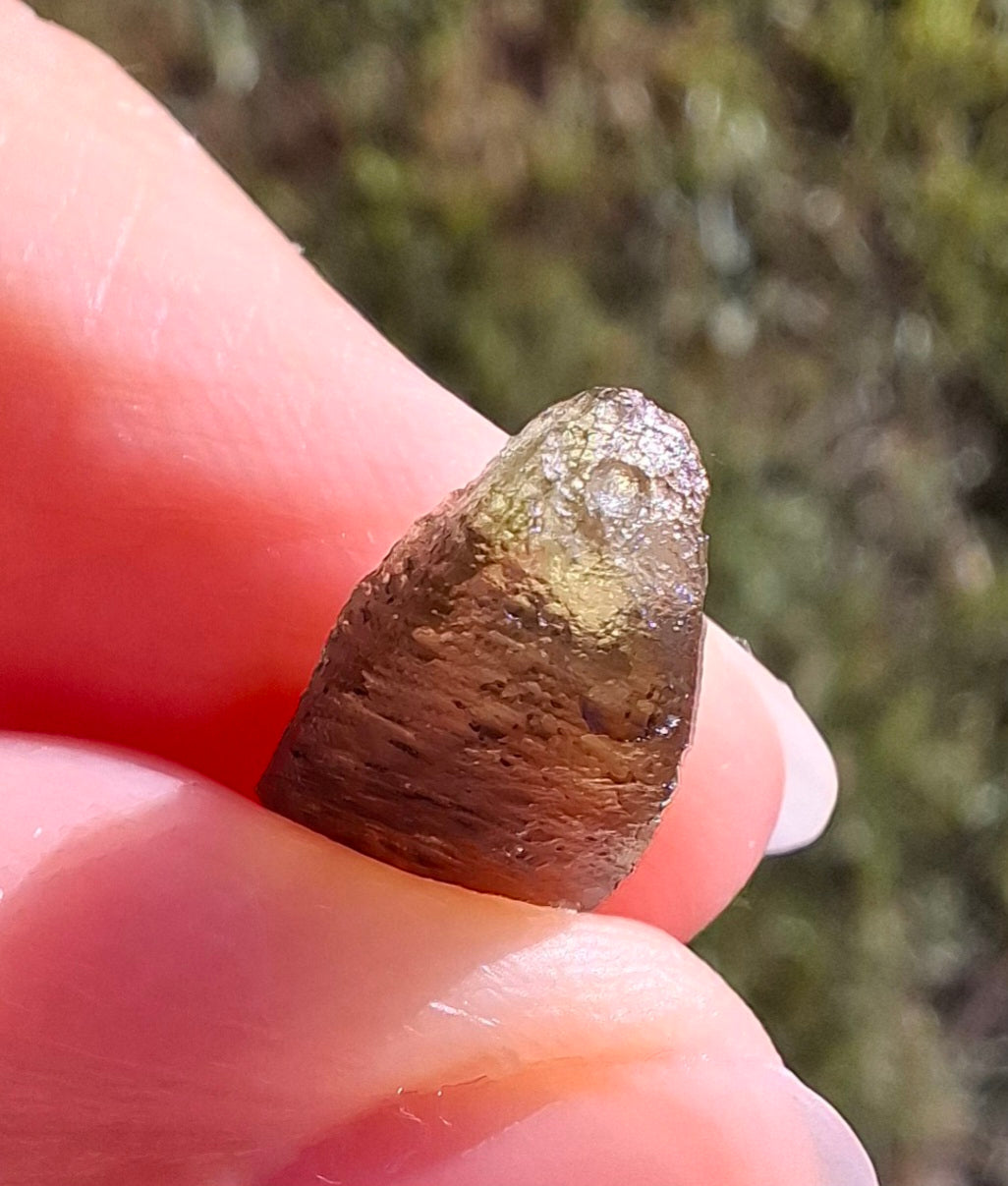 Moldavite Piece, 0.59g, Tektite (Ref: 1413)