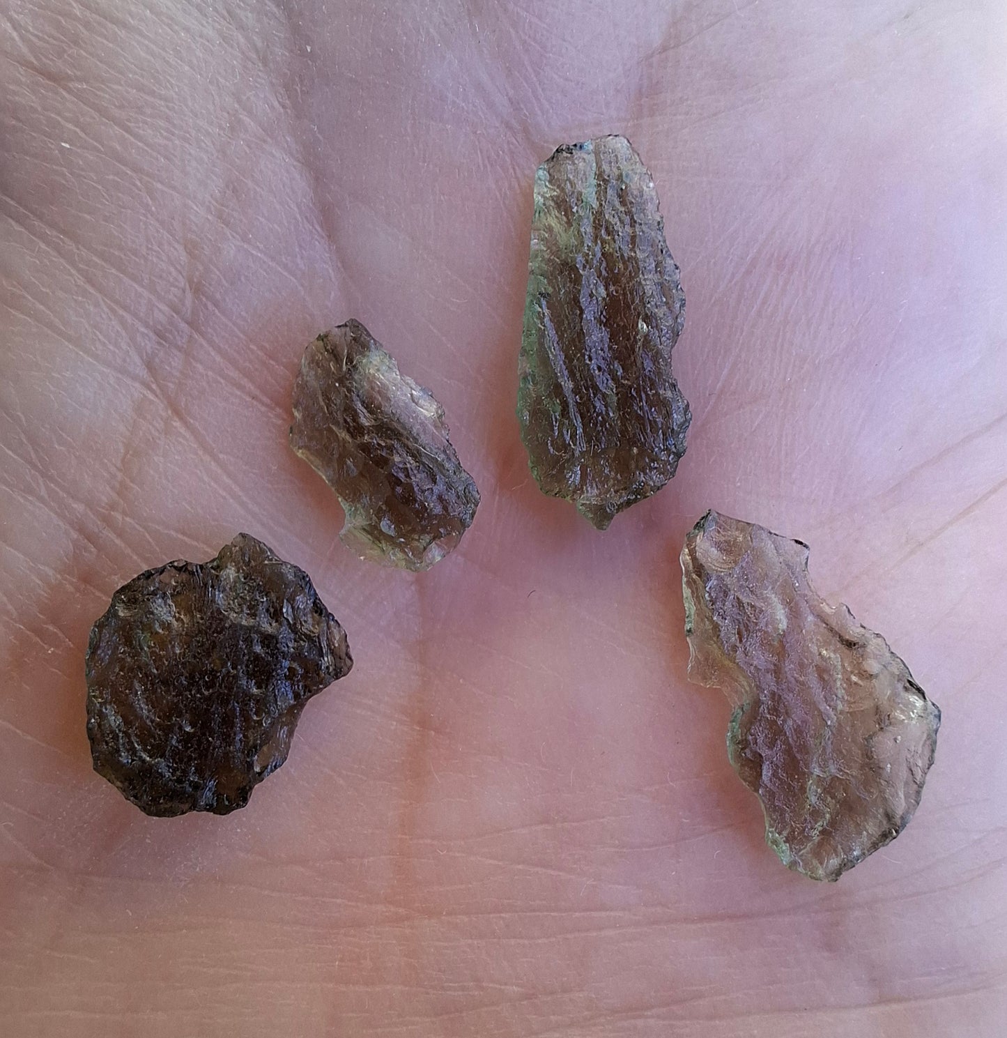 Moldavite chip Bundle, 1g, 4 pcs, Tektite (Ref: MB32)