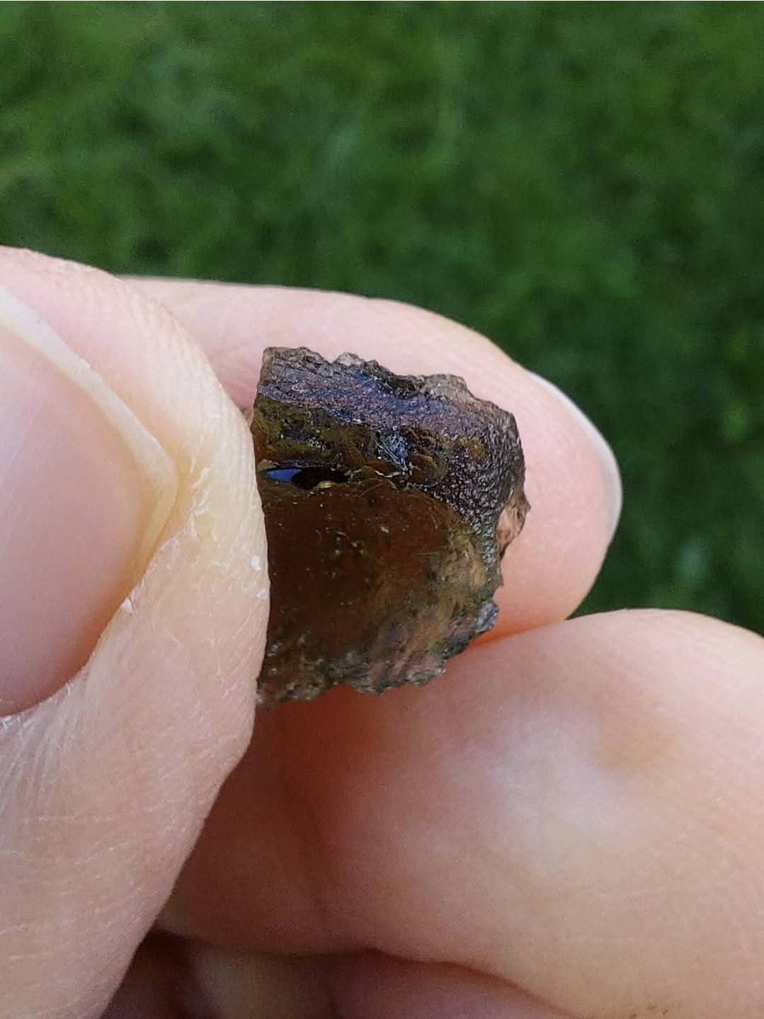 Moldavite Piece, 0.91g, Tektite (Ref: 924)
