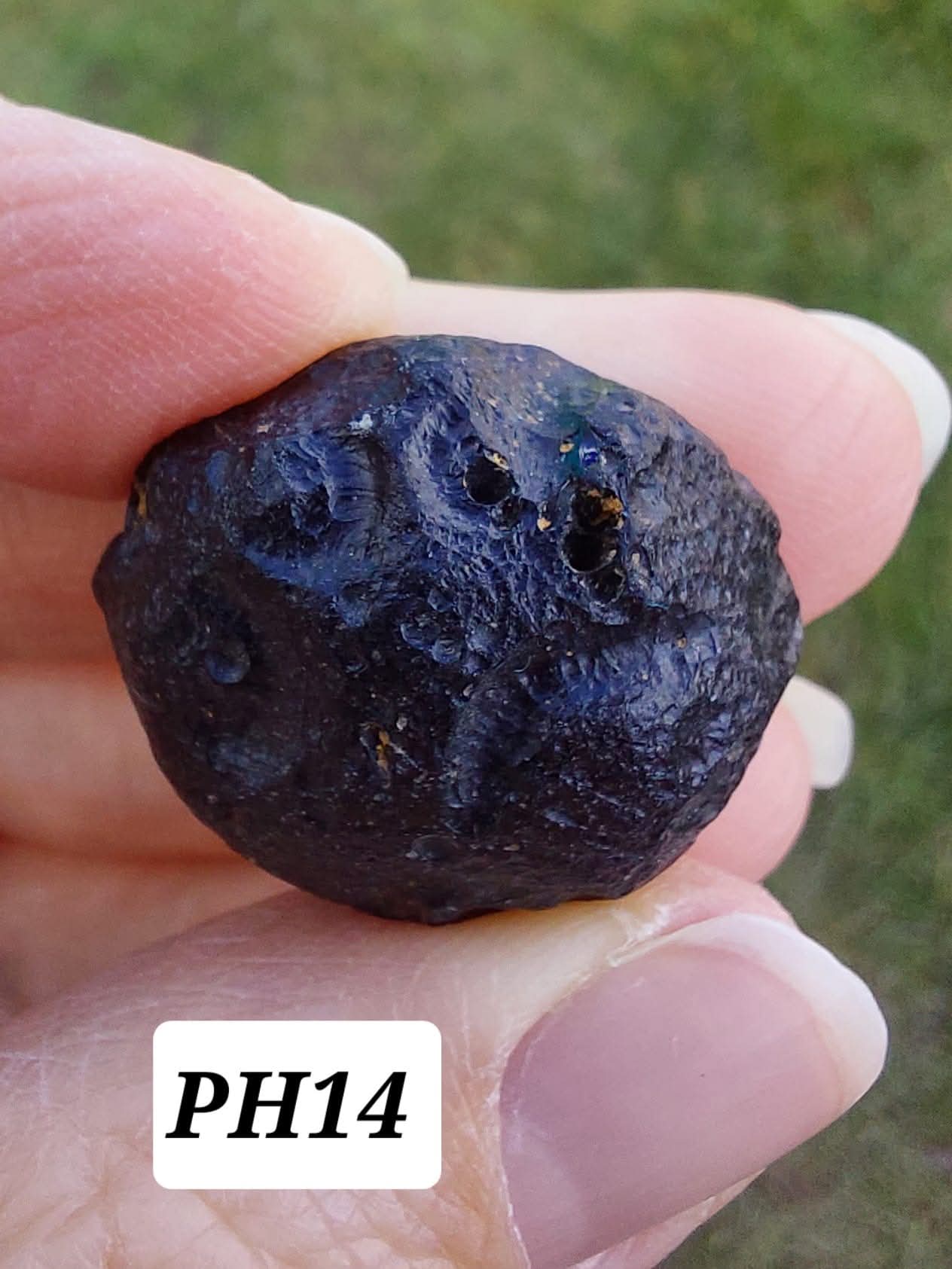 Philippinite (Rizalite), 10.64g, Tektite