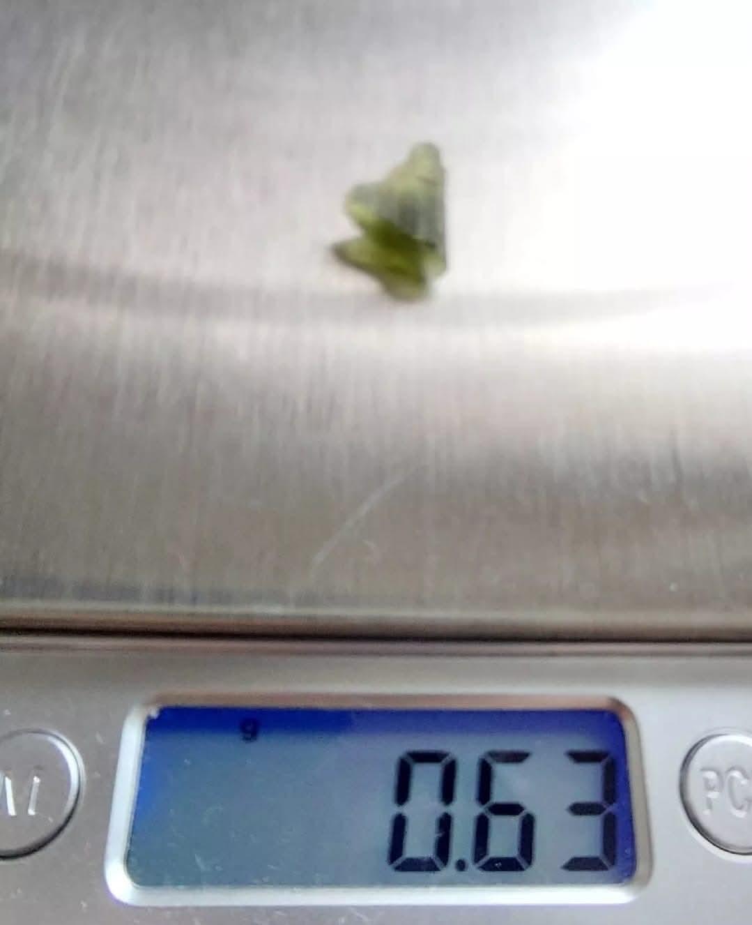 Moldavite Piece, 0.63g, Tektite (Ref: E174)