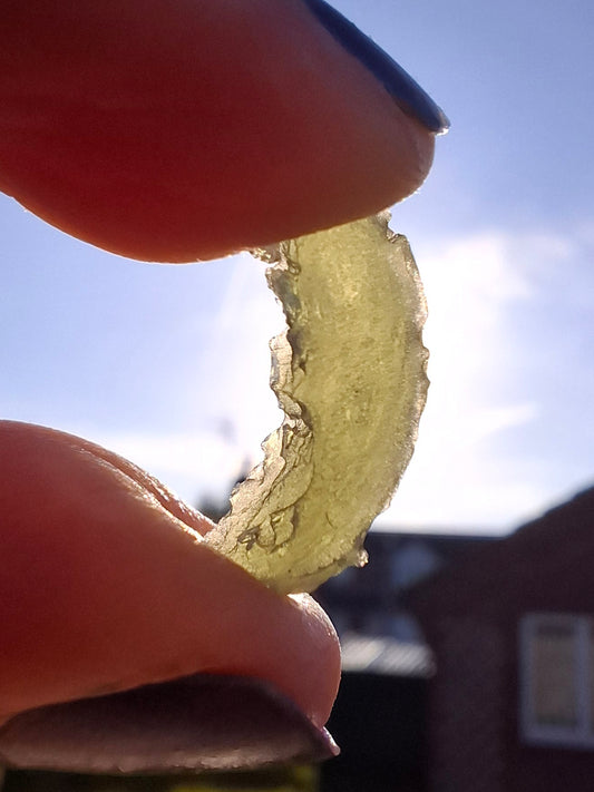 Moldavite Piece, 0.98g, Tektite (Ref: 1380)