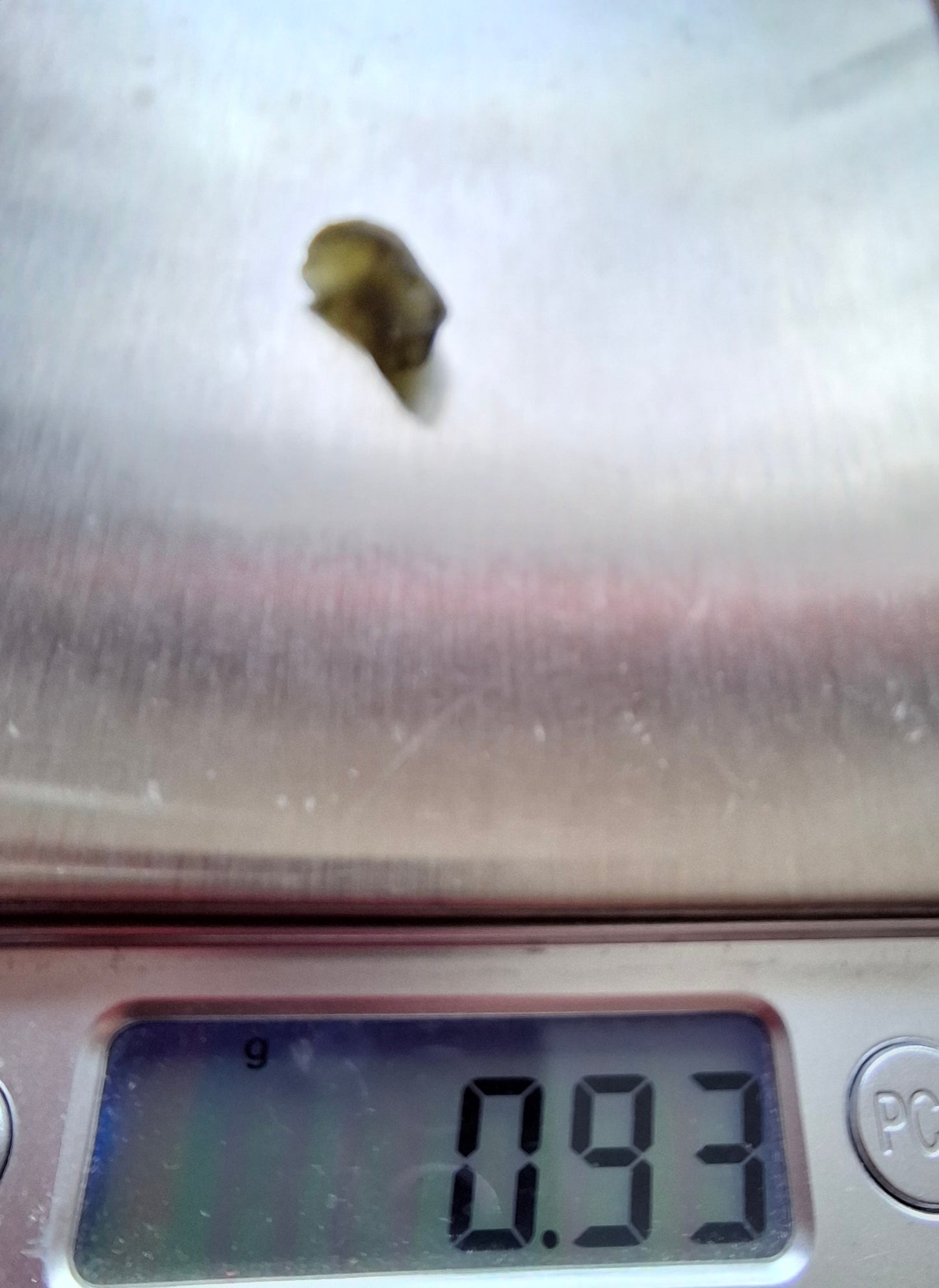 Moldavite Piece, 0.93g, Tektite (Ref: 1415)