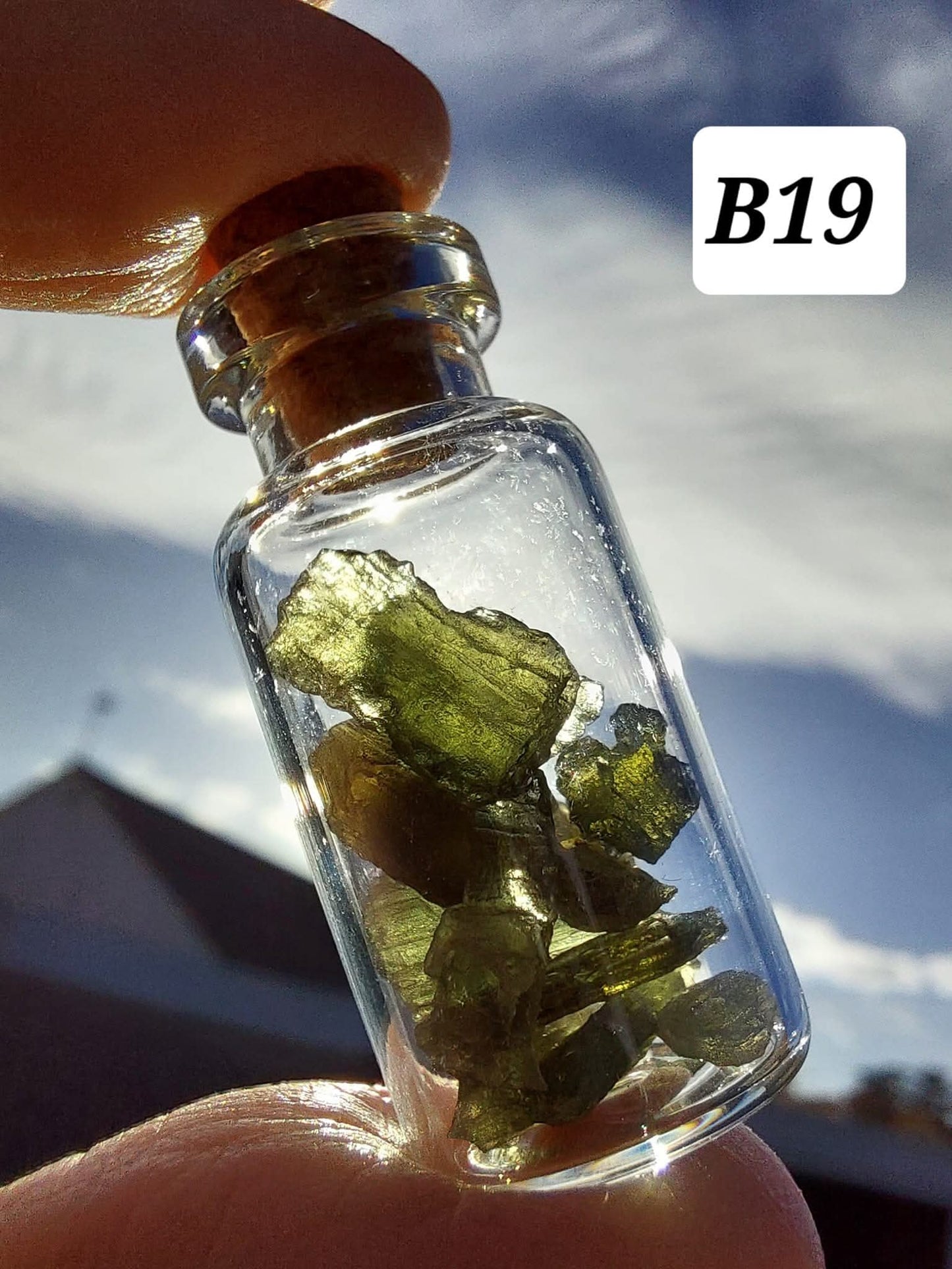 Moldavite chips (2.50g) in 3ml glass Bottle, Tektite (Ref: B19)