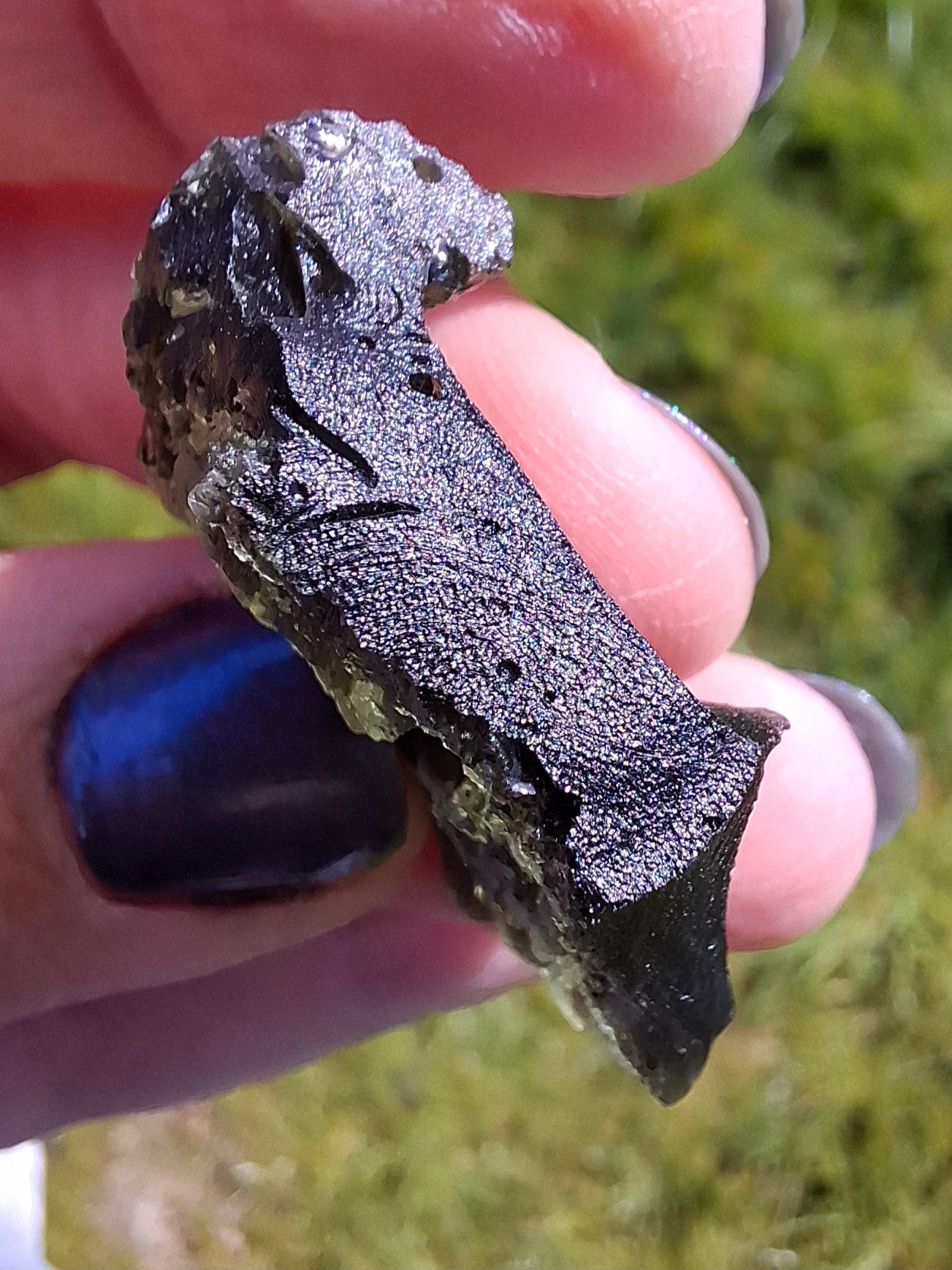 Moldavite Piece, NESMEN, 8.90g, Tektite (Ref: 1374)