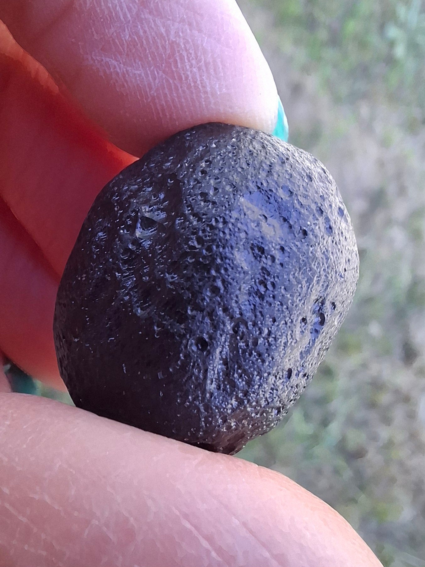 Philippinite (Rizalite), 11.42g, Tektite