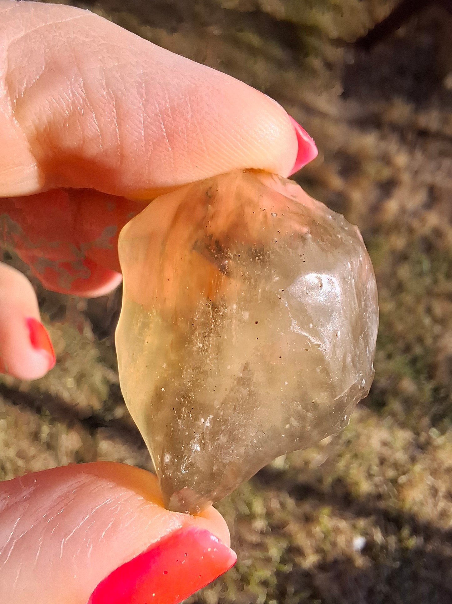 Libyan Desert Glass (darker) Piece, 12.00g, Tektite (Ref: L1377)