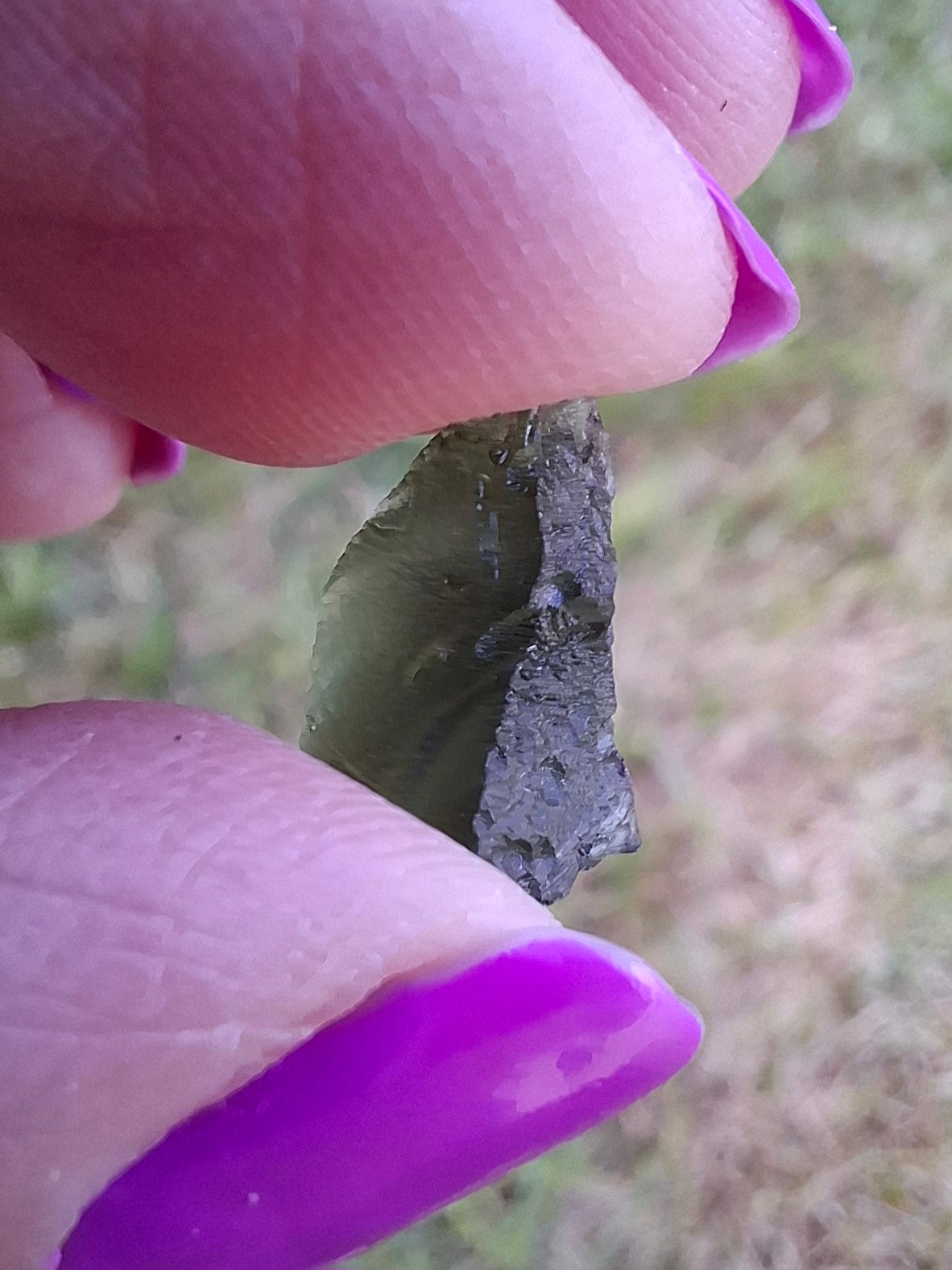 Moldavite Piece, 0.82g, Tektite (Ref: 1456)