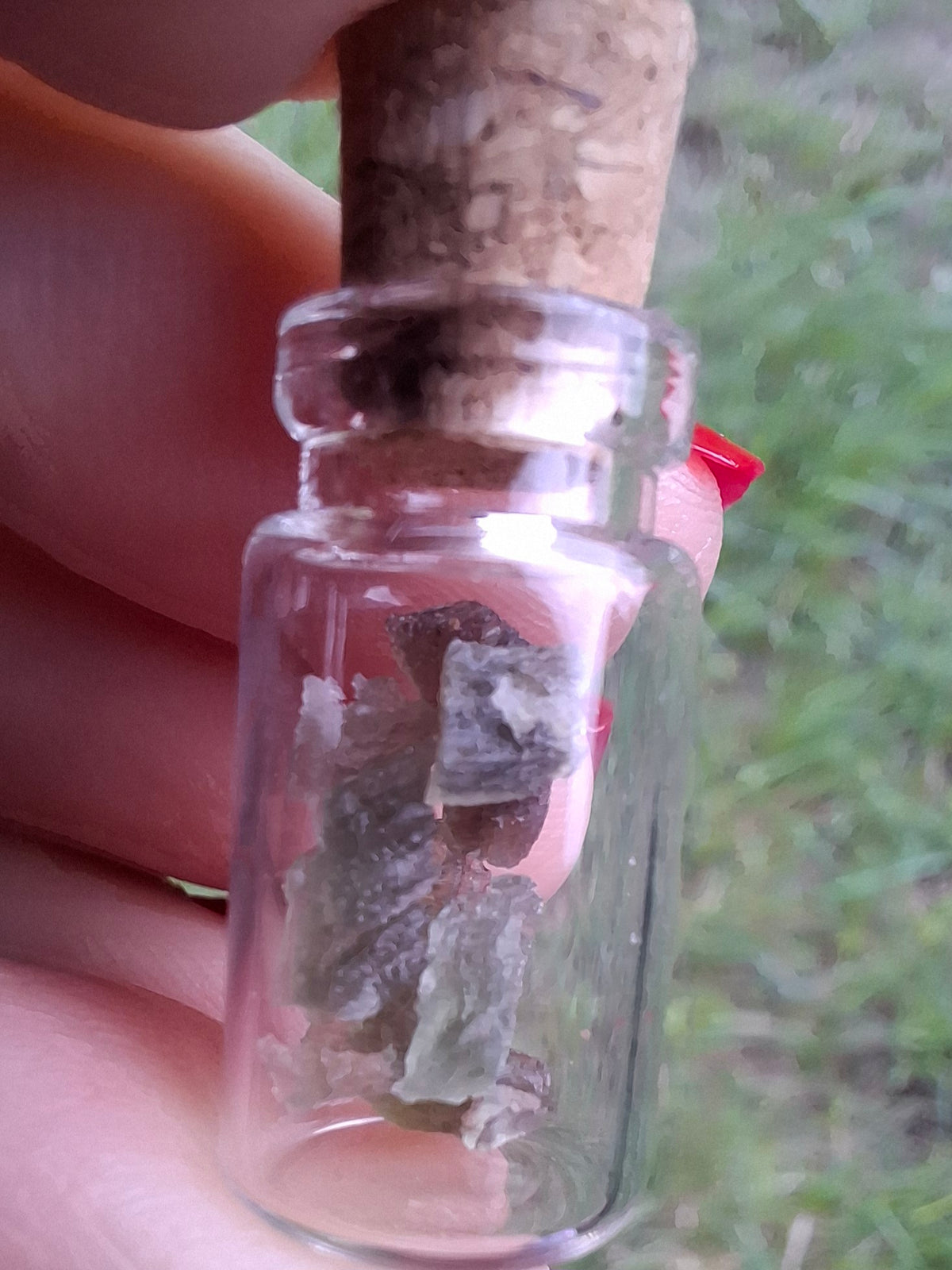 Moldavite Chips (0.50g) in 1ml Bottle, Tektite (Ref: B29)