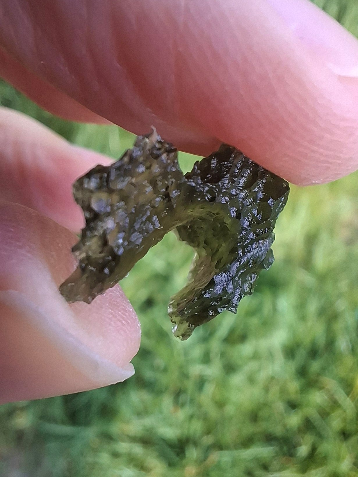 Moldavite Piece, JEZKOVNA BESEDNICE, 1.50g, Tektite (Ref: 1277)