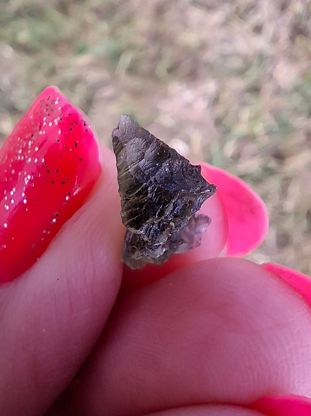 Moldavite Piece, 0.69g, Tektite (Ref: 1486)