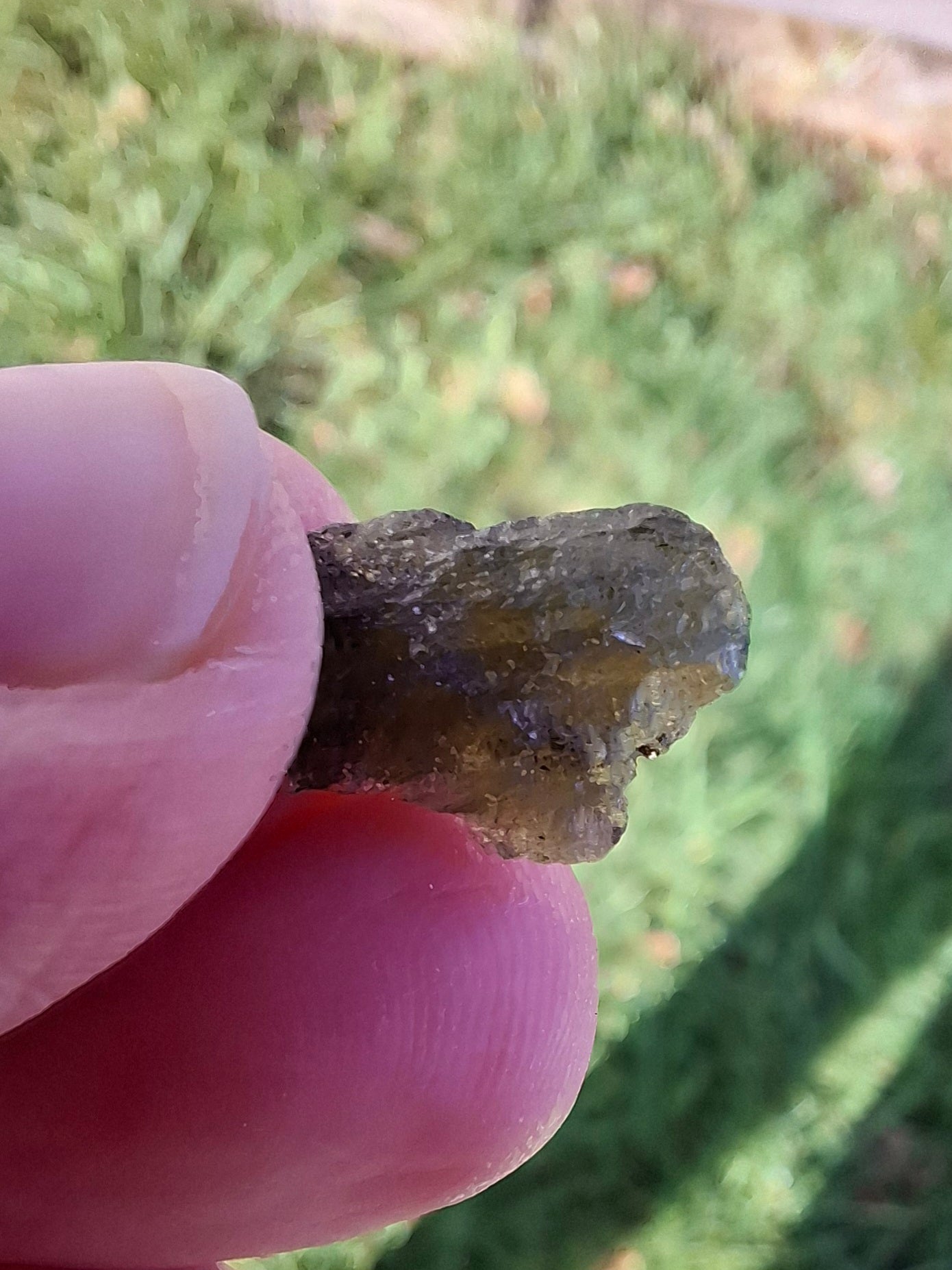 Moldavite Piece, 0.71g, Tektite (Ref: 1328)