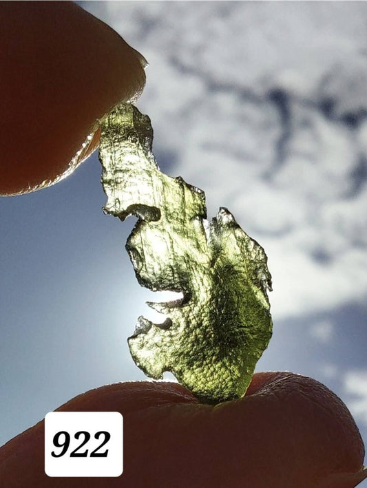 Moldavite Piece, 0.82g, Tektite (Ref: 922)