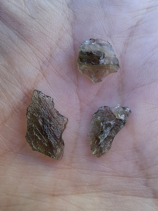 Moldavite chip Bundle, 1g, 3 pcs, Tektite (Ref: MB31)
