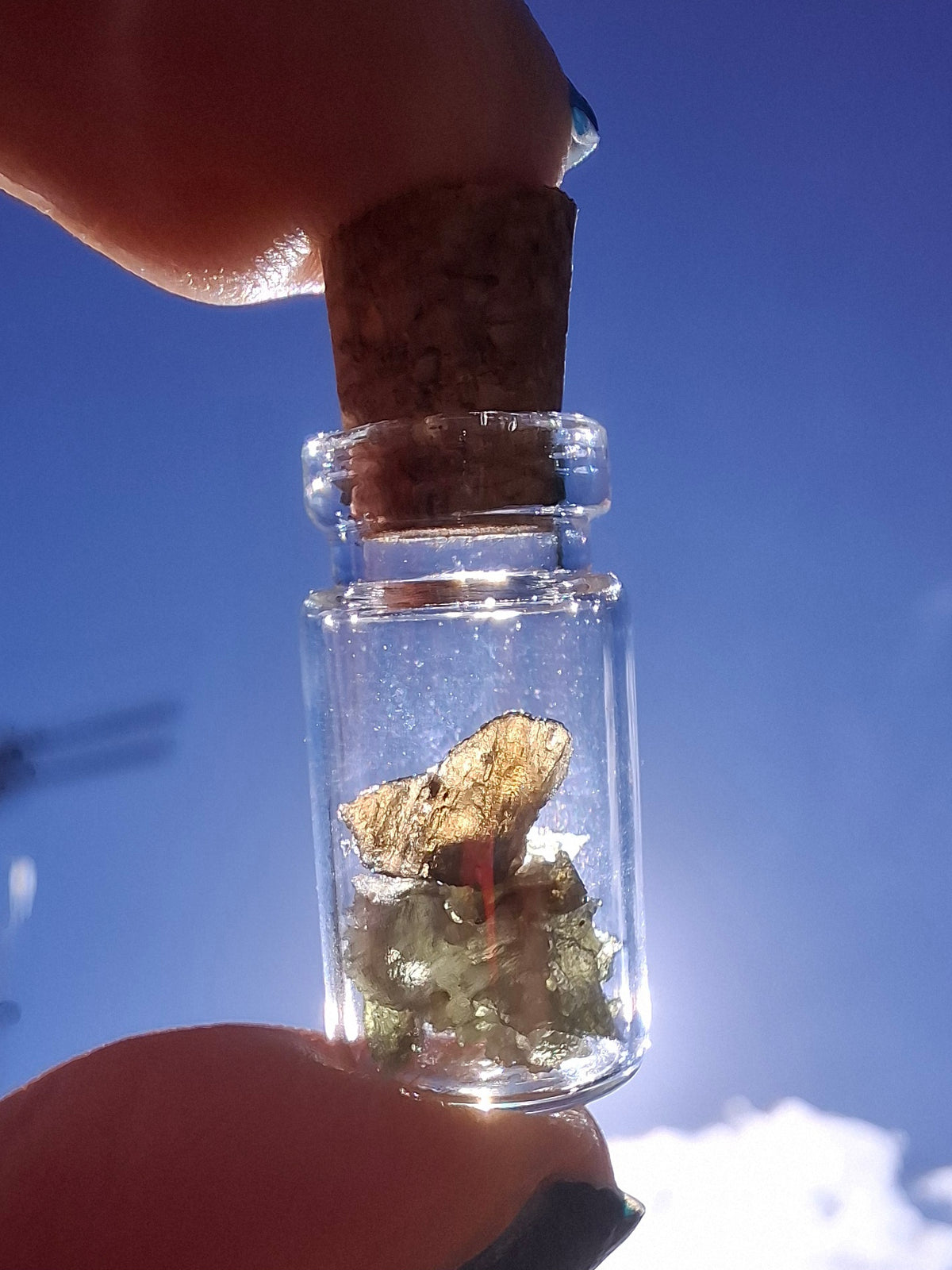 Moldavite Chips (0.50g) in 1ml Bottle, Tektite (Ref: B29)