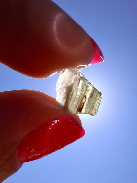 Moldavite Piece, SNOWFLAKE, FROSTED, BRUSNA, 0.28g, Tektite (Ref: 1504)
