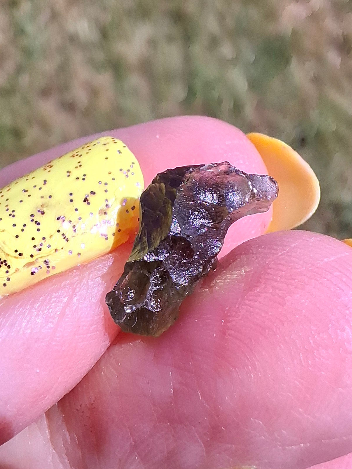 Moldavite Piece, 0.70g, Tektite (Ref: 1475)