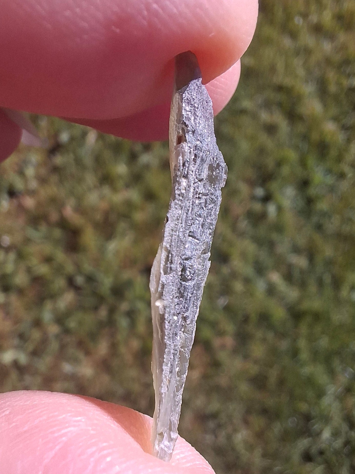 Moldavite Piece, 0.83g, Tektite (Ref: 1362)